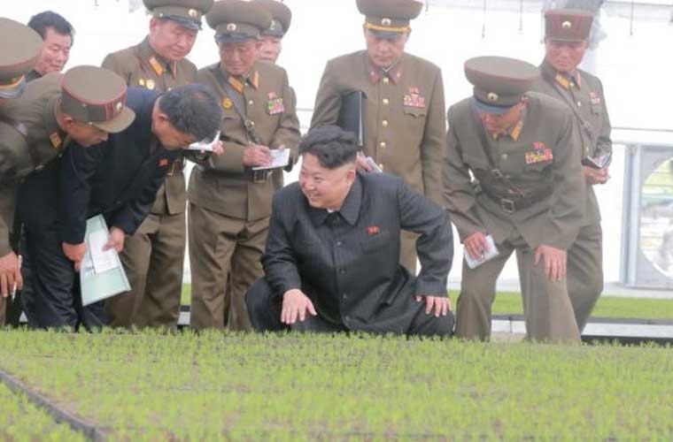 Hinh anh lanh dao Kim Jong-un trong nhung chuyen thi sat-Hinh-6